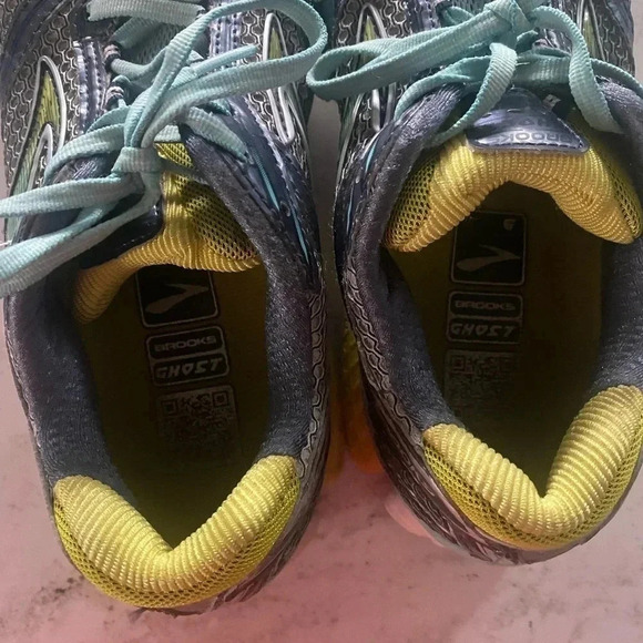 Brooks Ghost blue, grey, yellow women’s running shoe 8.5 - Picture 2 of 8